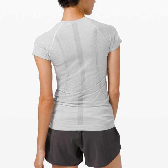 Women Lululemon Swiftly Tech Short Sleeve 2.0 Tempo Stripe White / Black Size 4 - Picture 2 of 7